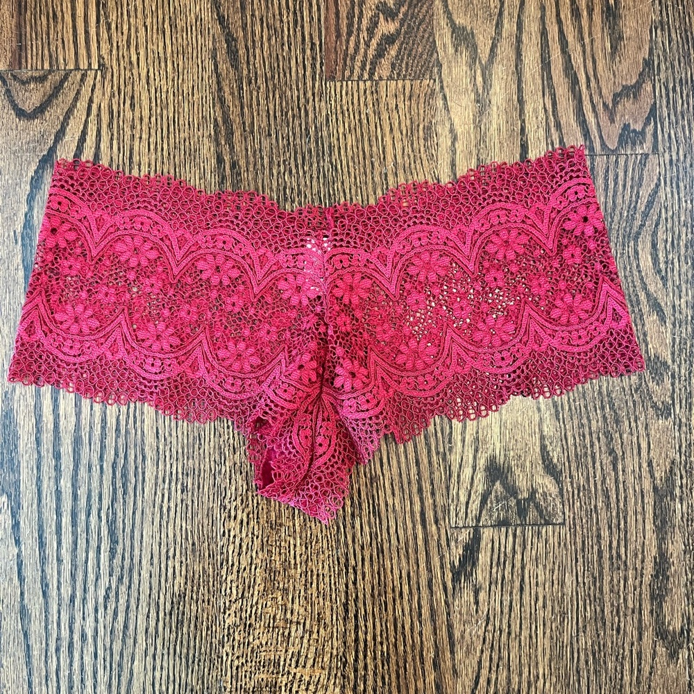 Victoria’s Secret boy short lace underwear red Sz. L